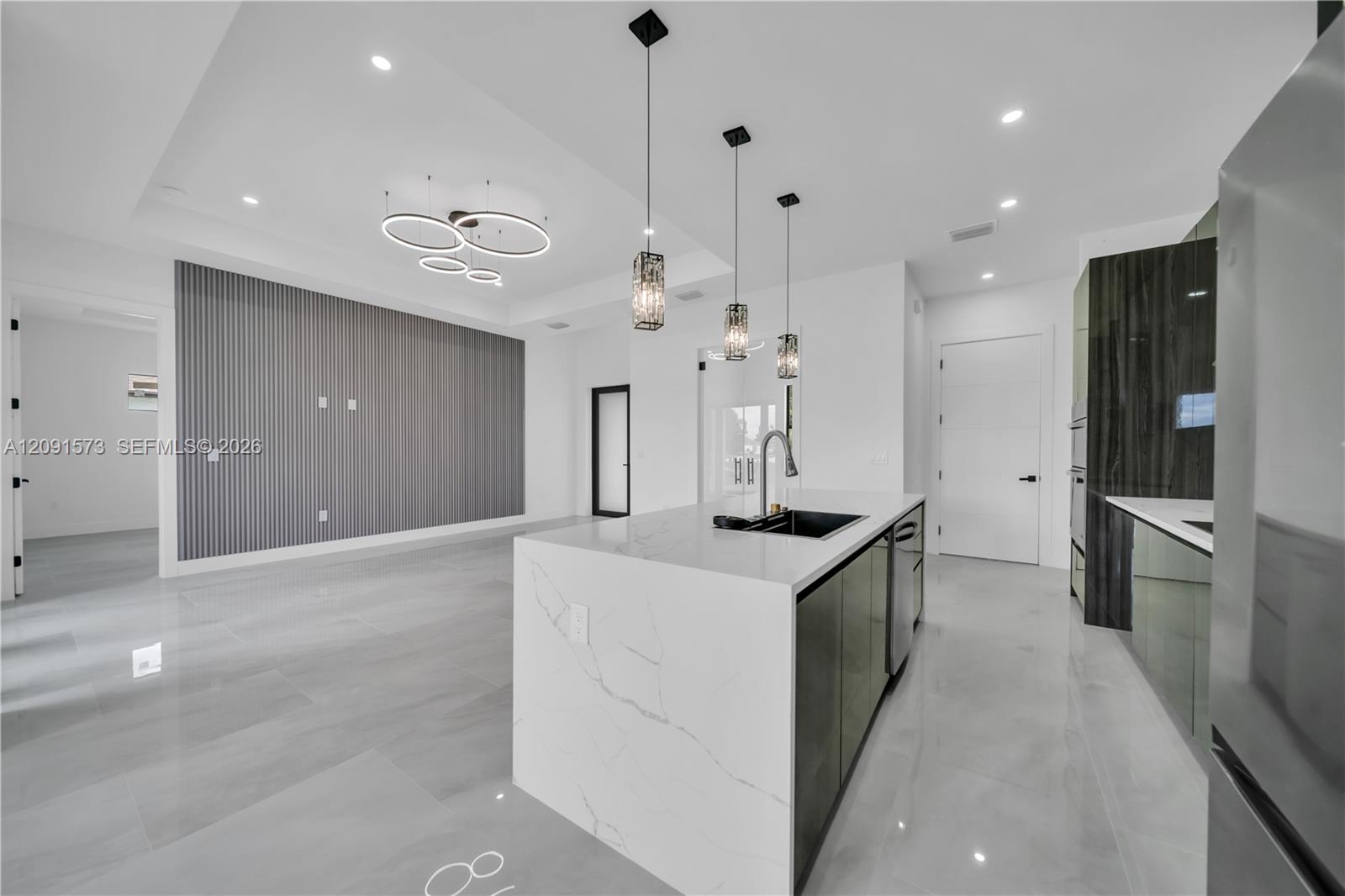3304 18 Street Sw Property Photo 1