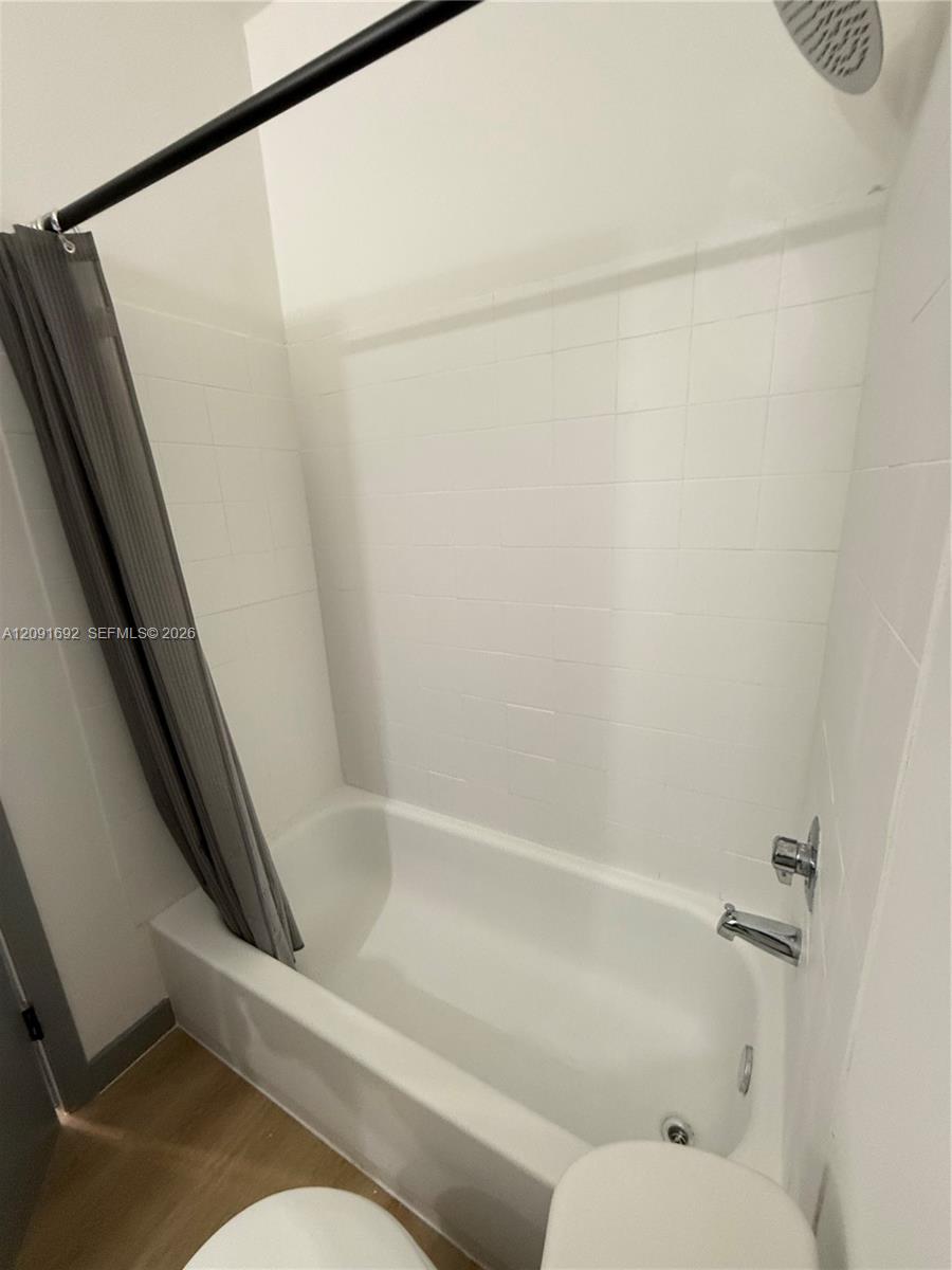 1320 Drexel Avenue 302 Property Photo 12