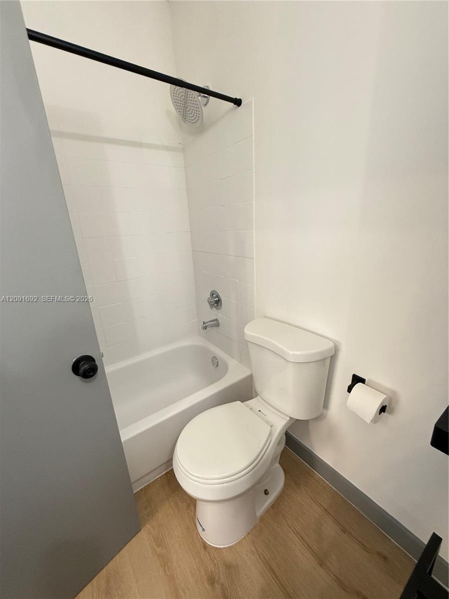 1320 Drexel Avenue 302 Property Photo 13