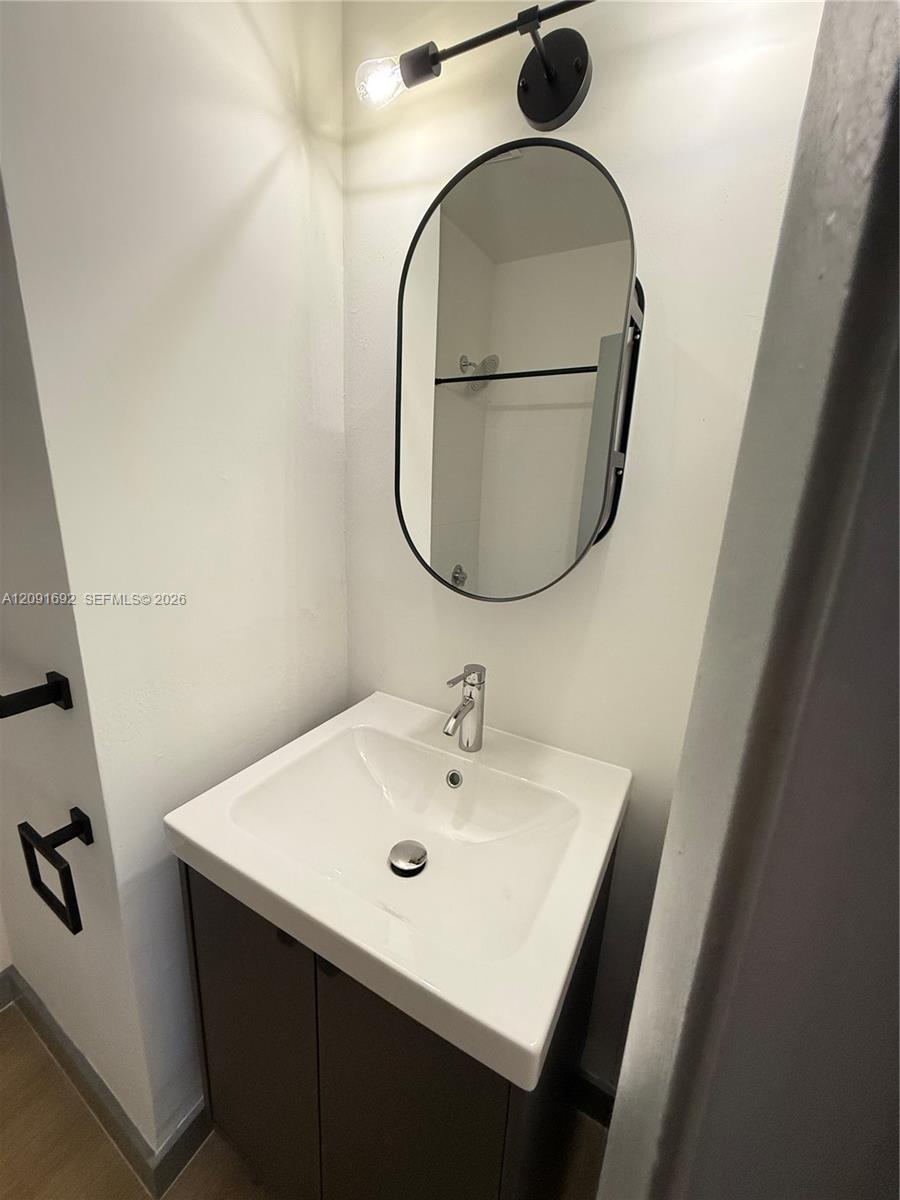 1320 Drexel Avenue 302 Property Photo 14