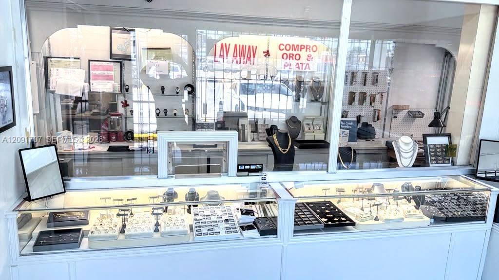 Pawn Shop Property Photo 2