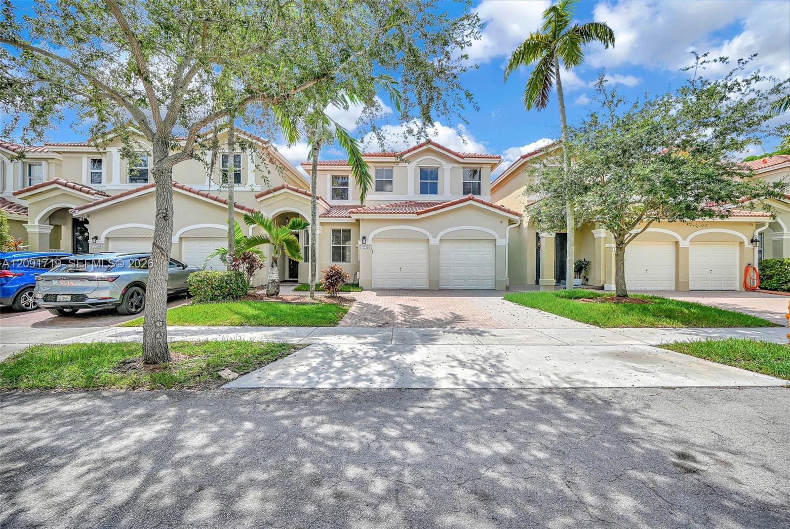 A12091719 Property Photo 4