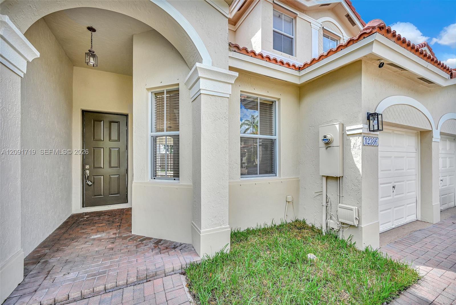 A12091719 Property Photo 6