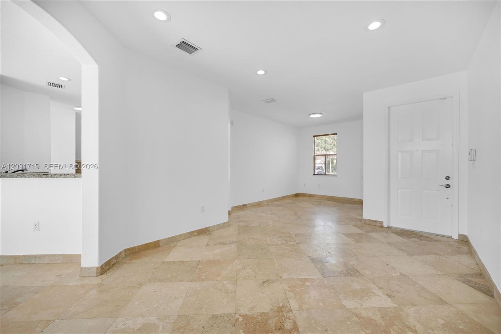 A12091719 Property Photo 7