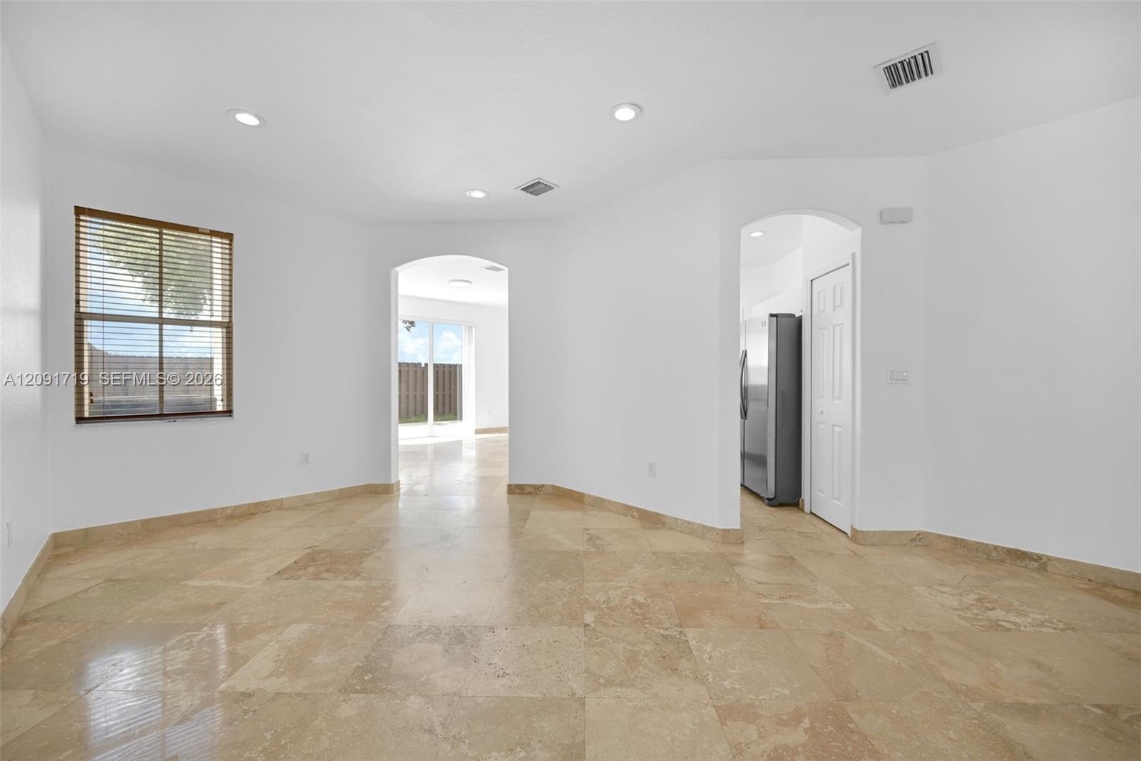 A12091719 Property Photo 8