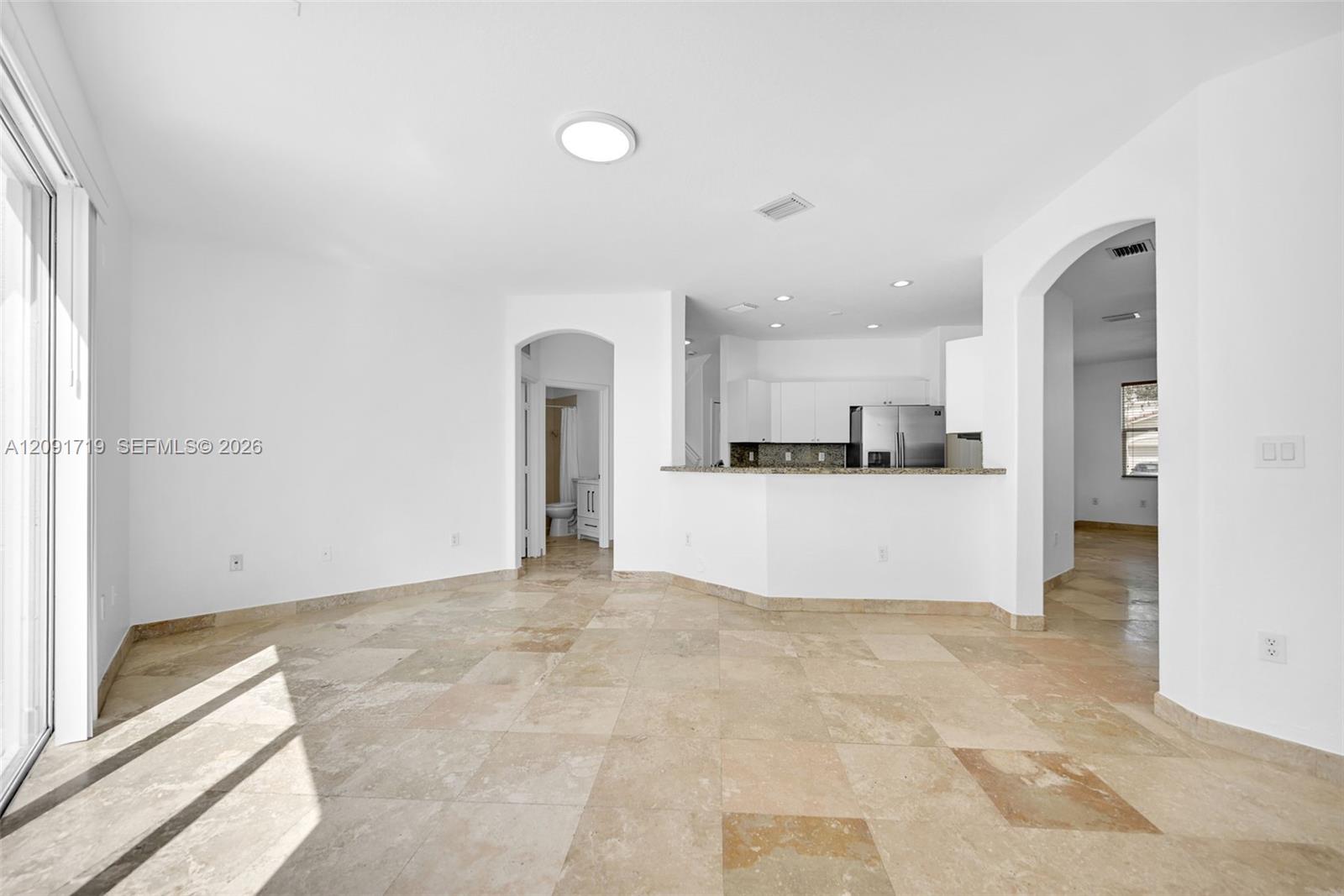 A12091719 Property Photo 10