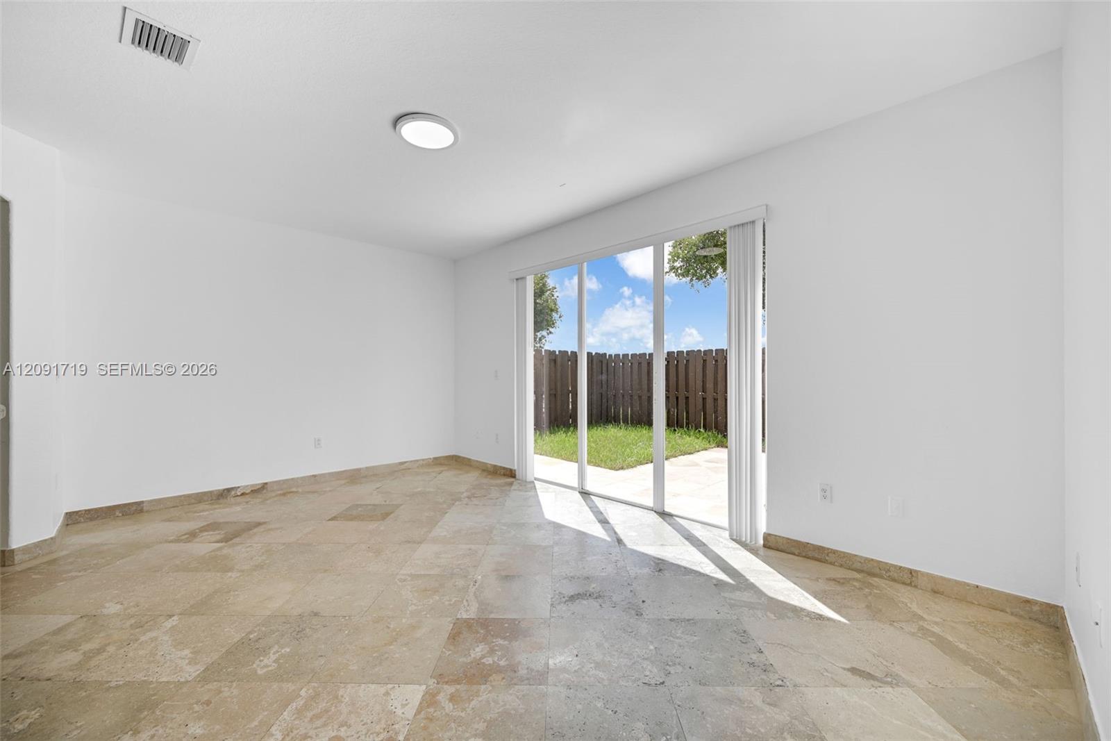 A12091719 Property Photo 12
