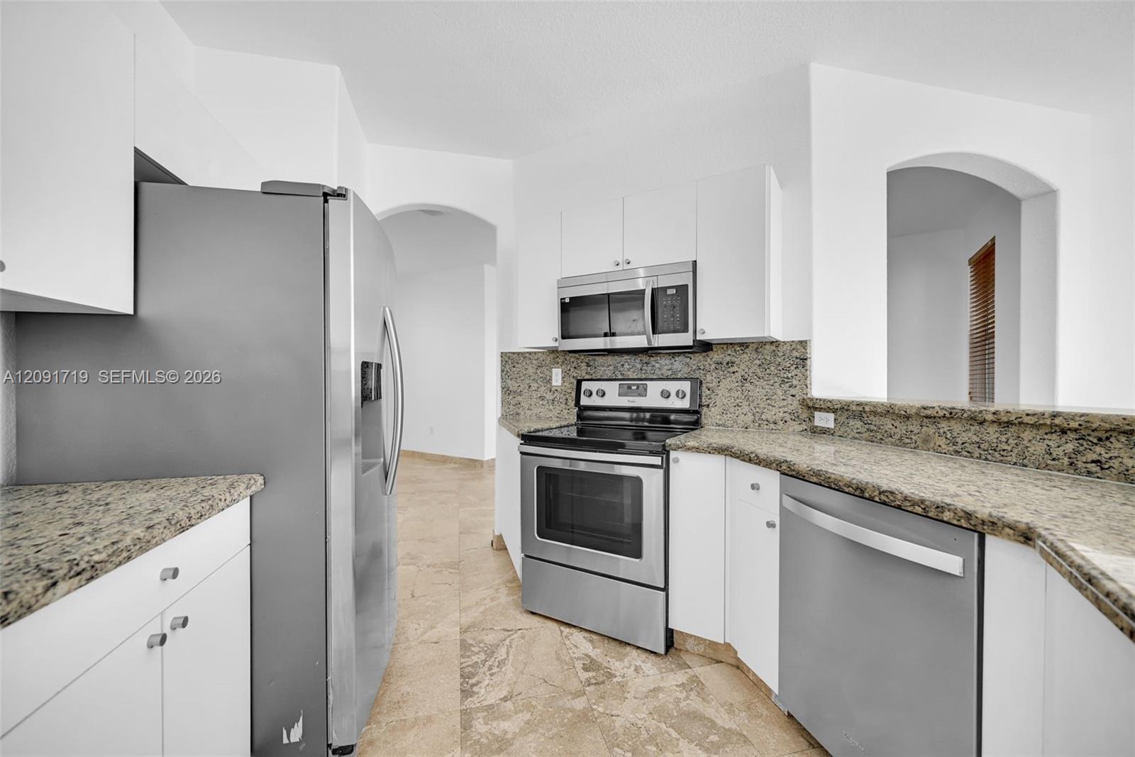 A12091719 Property Photo 14