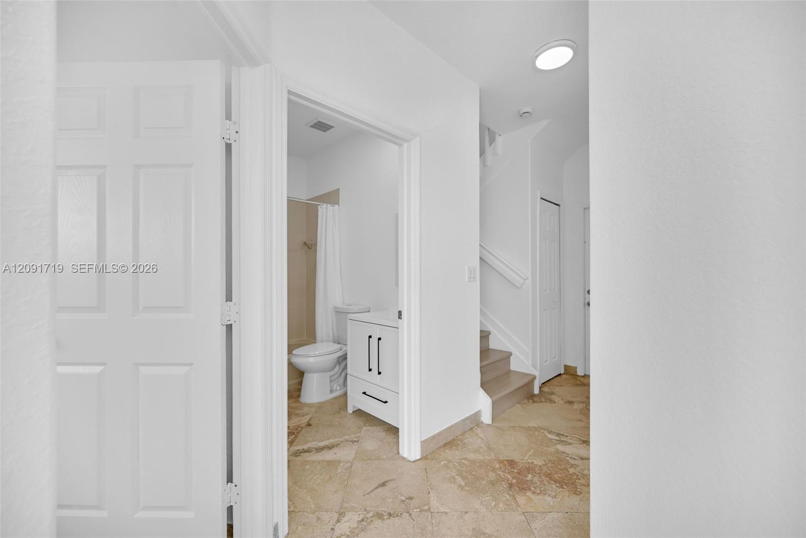 A12091719 Property Photo 16