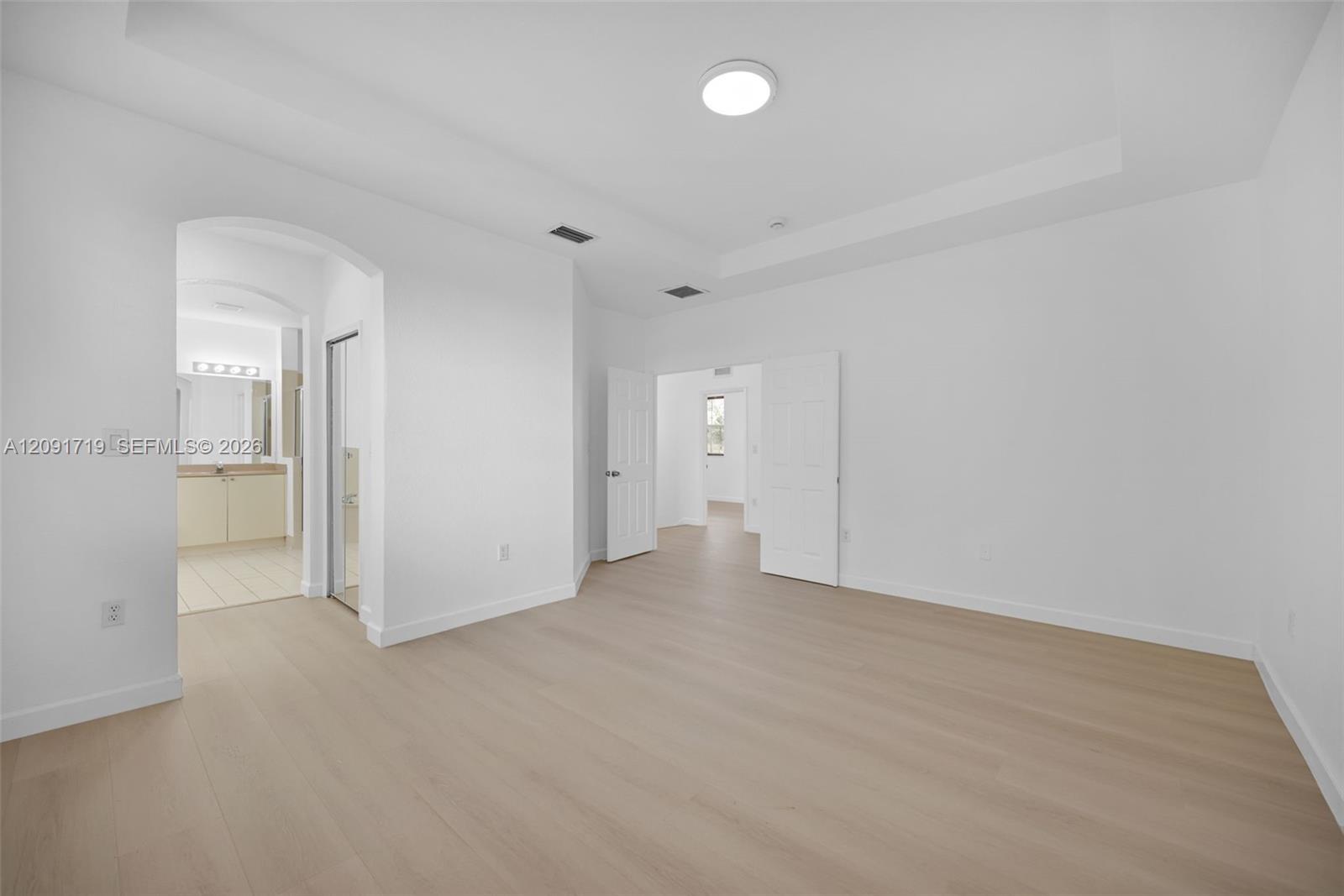 A12091719 Property Photo 22
