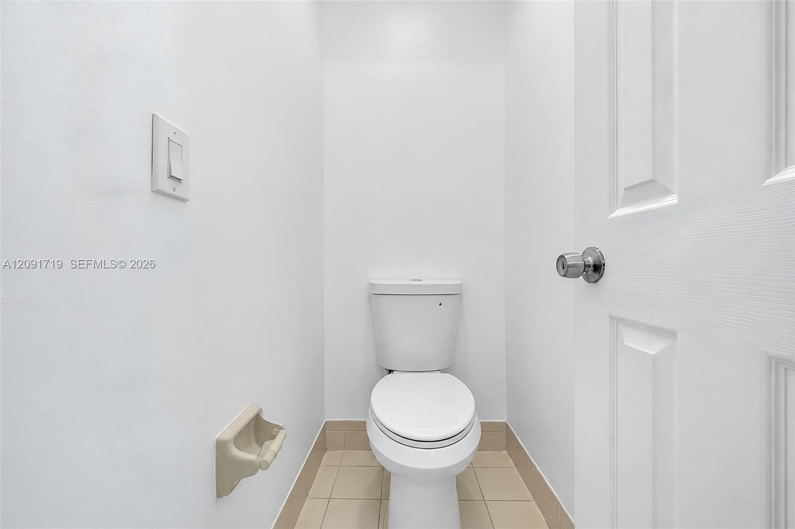 A12091719 Property Photo 31