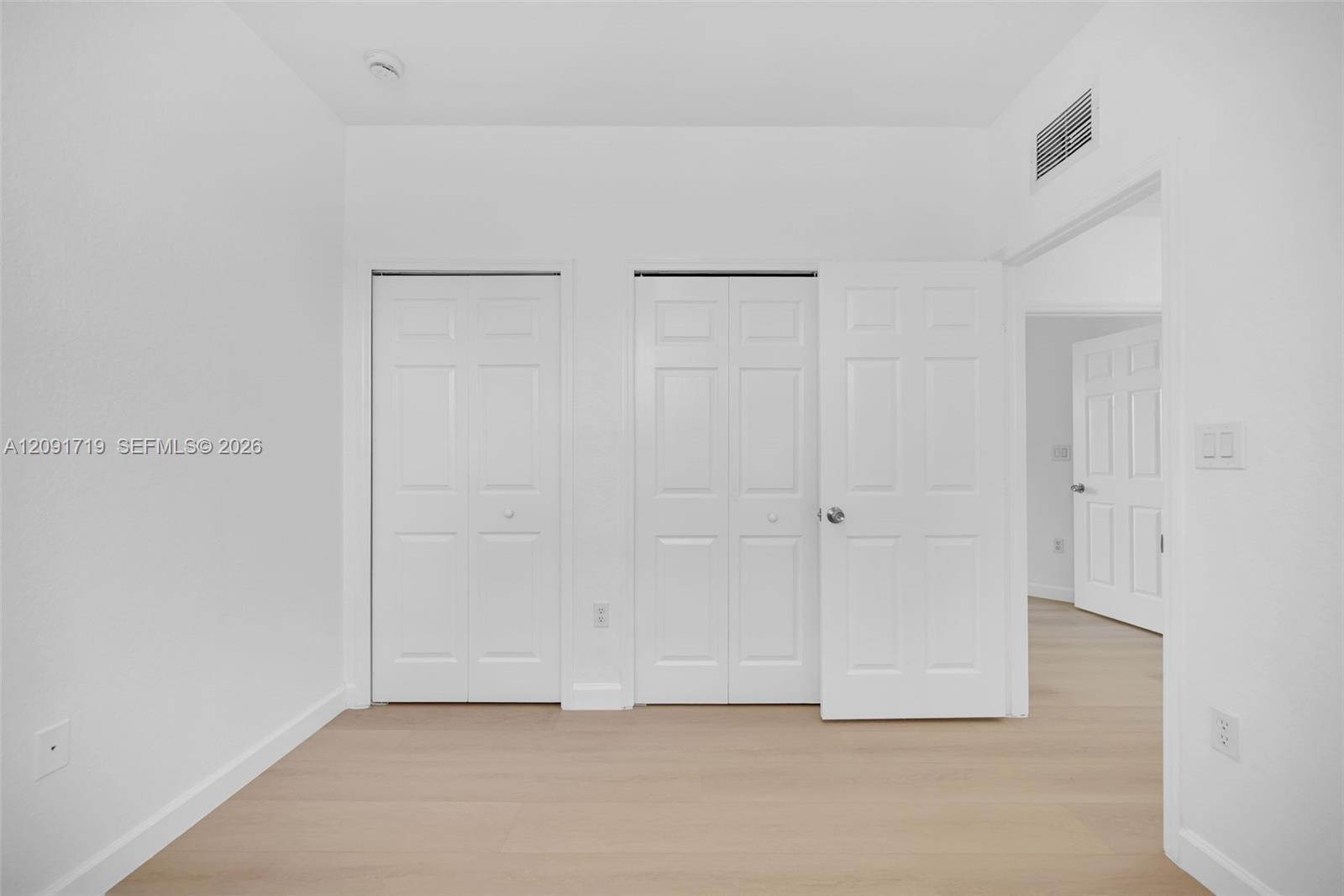 A12091719 Property Photo 35