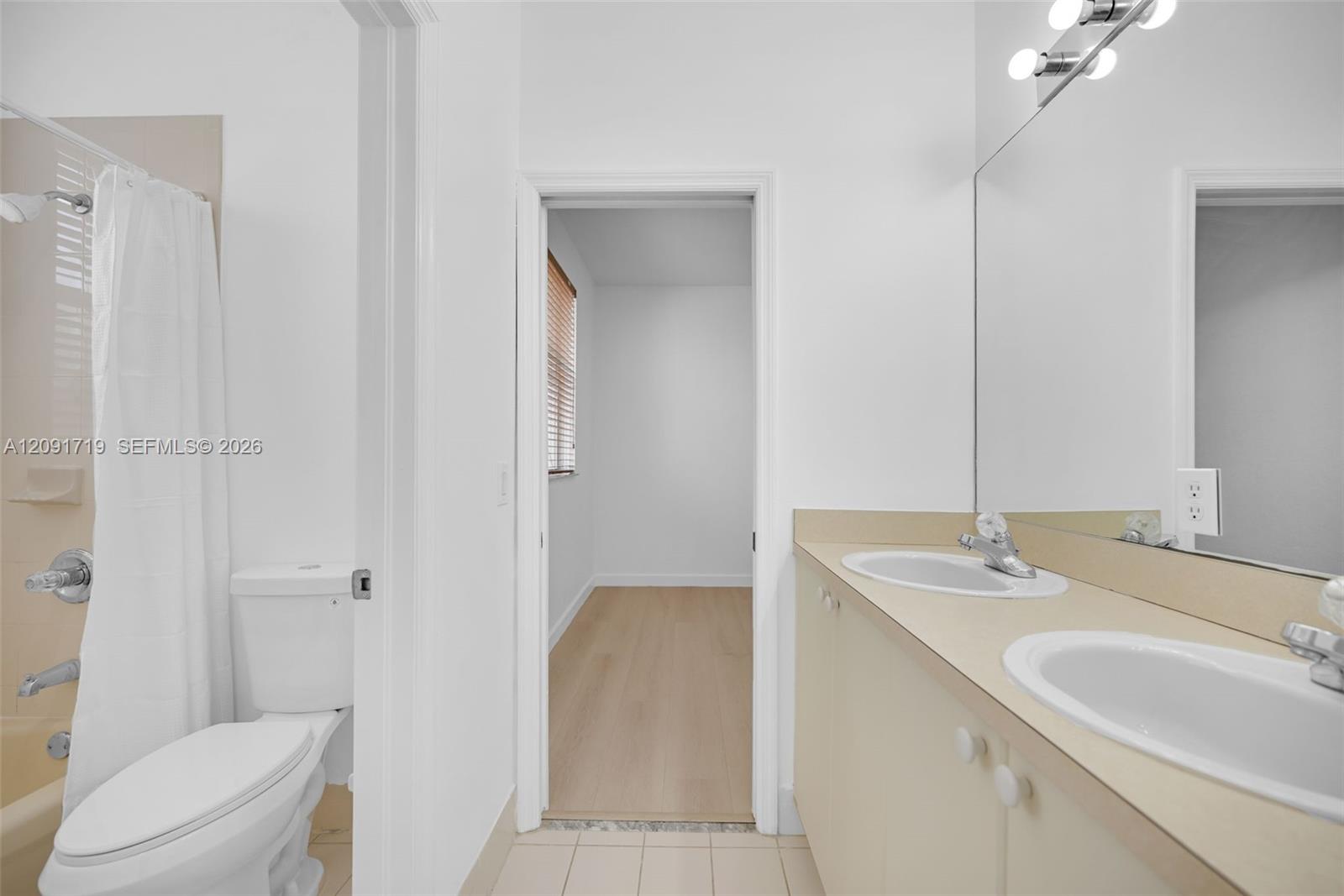 A12091719 Property Photo 37