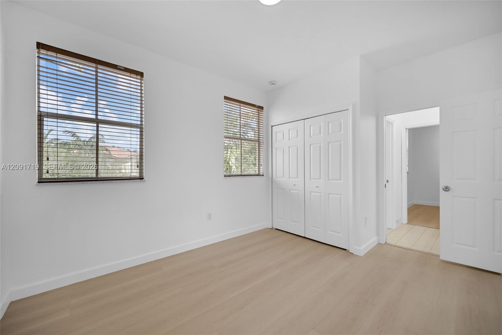 A12091719 Property Photo 40