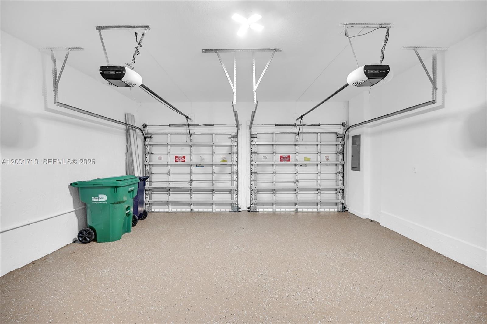 A12091719 Property Photo 44