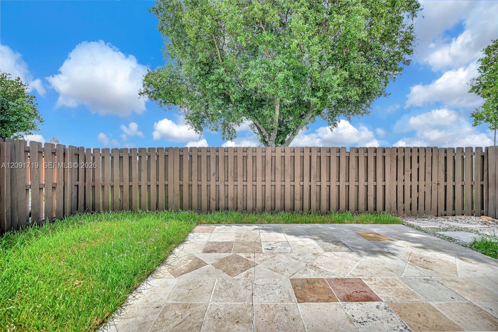 A12091719 Property Photo 48