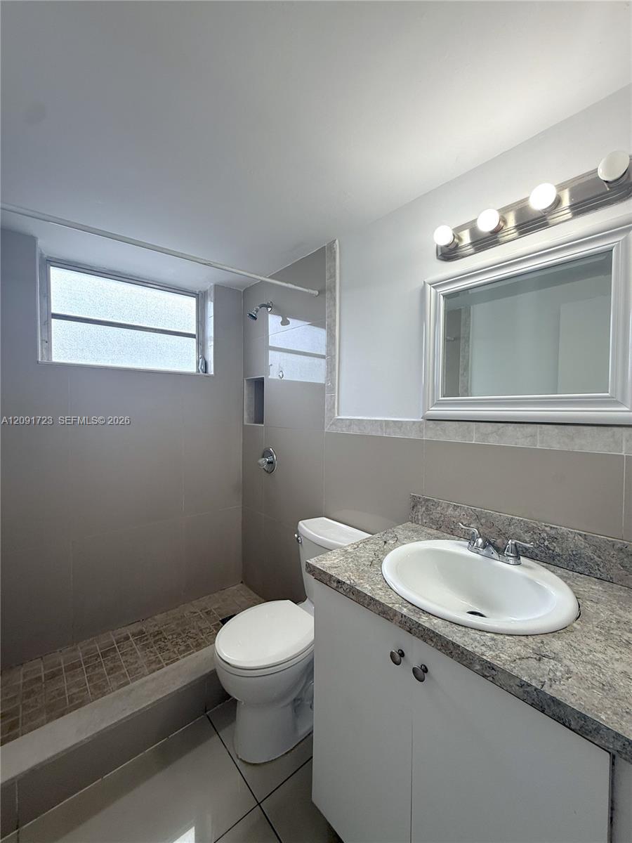 A12091723 Property Photo 5