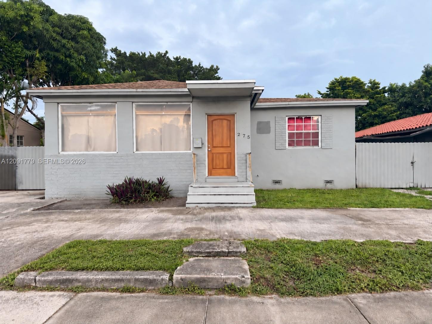 275 E 49th Street Property Photo 1