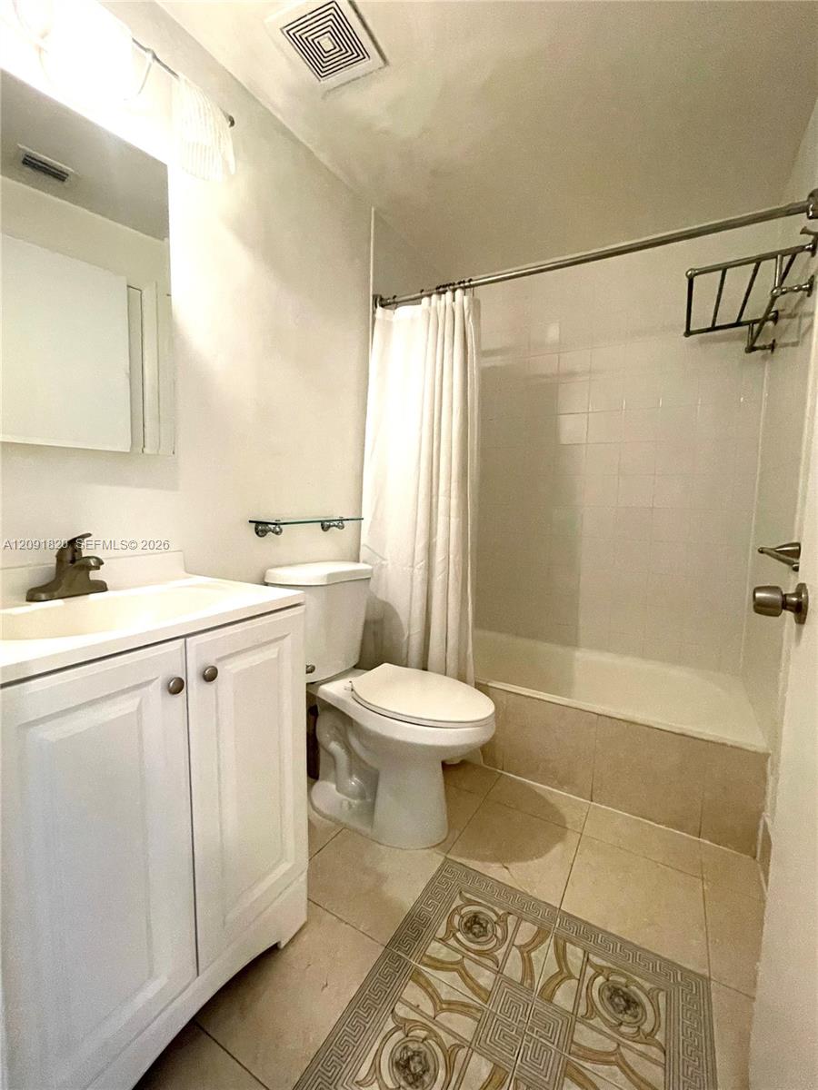 1542 Drexel Avenue 104 Property Photo 8