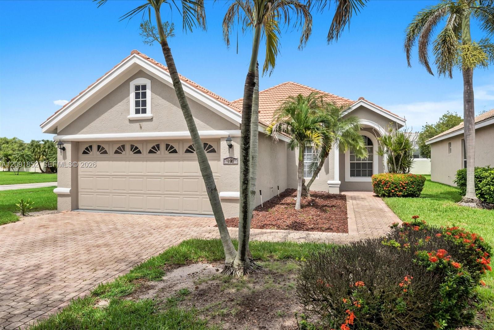 827 SW Lake Charles Circle