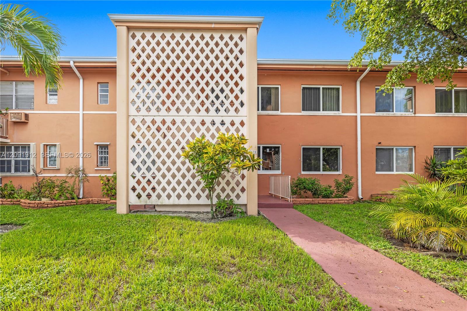 3470 Sw 10th Street 4 Aka Unit 10b Property Photo 1