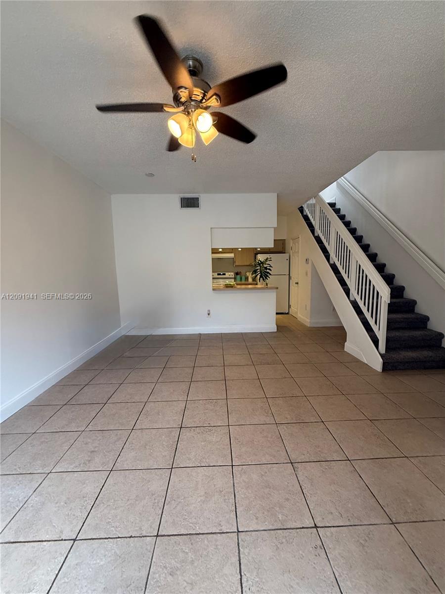 18322 Nw 68th Avenue B Property Photo 6