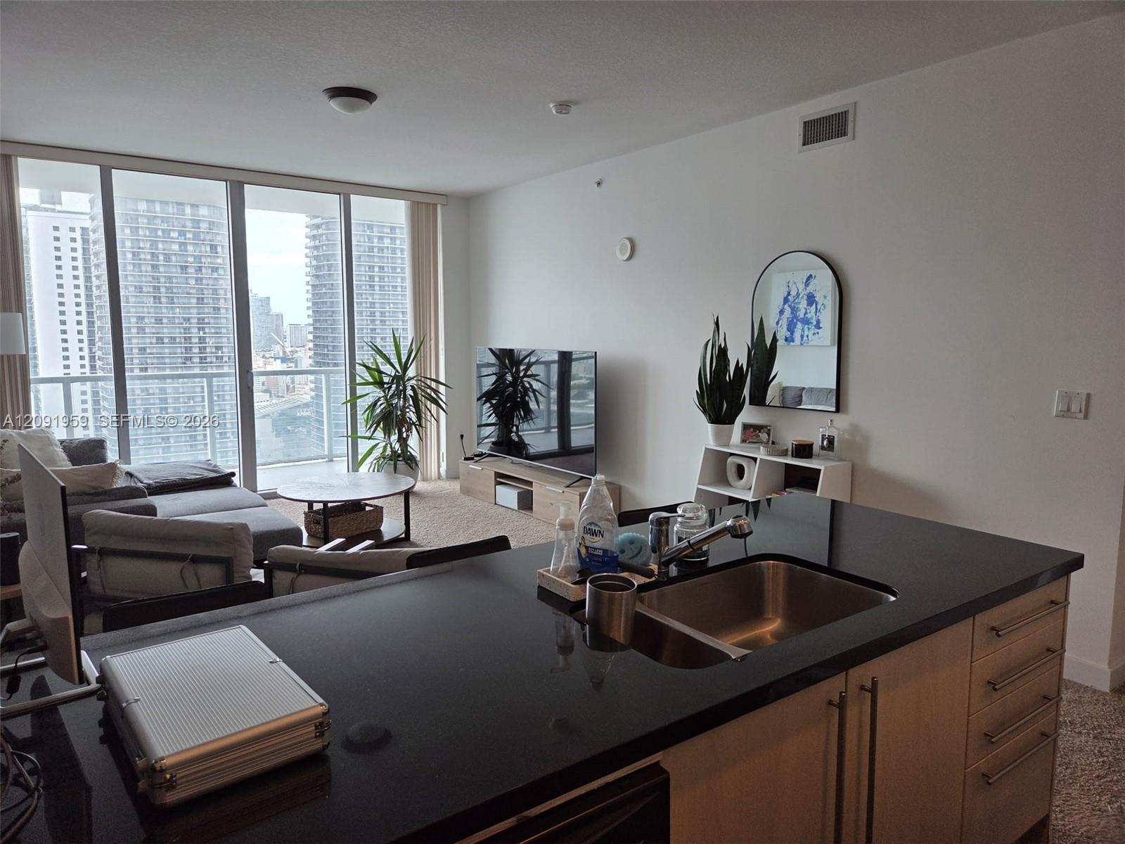 1111 Sw 1st Avenue Uph4024- Property Photo 9