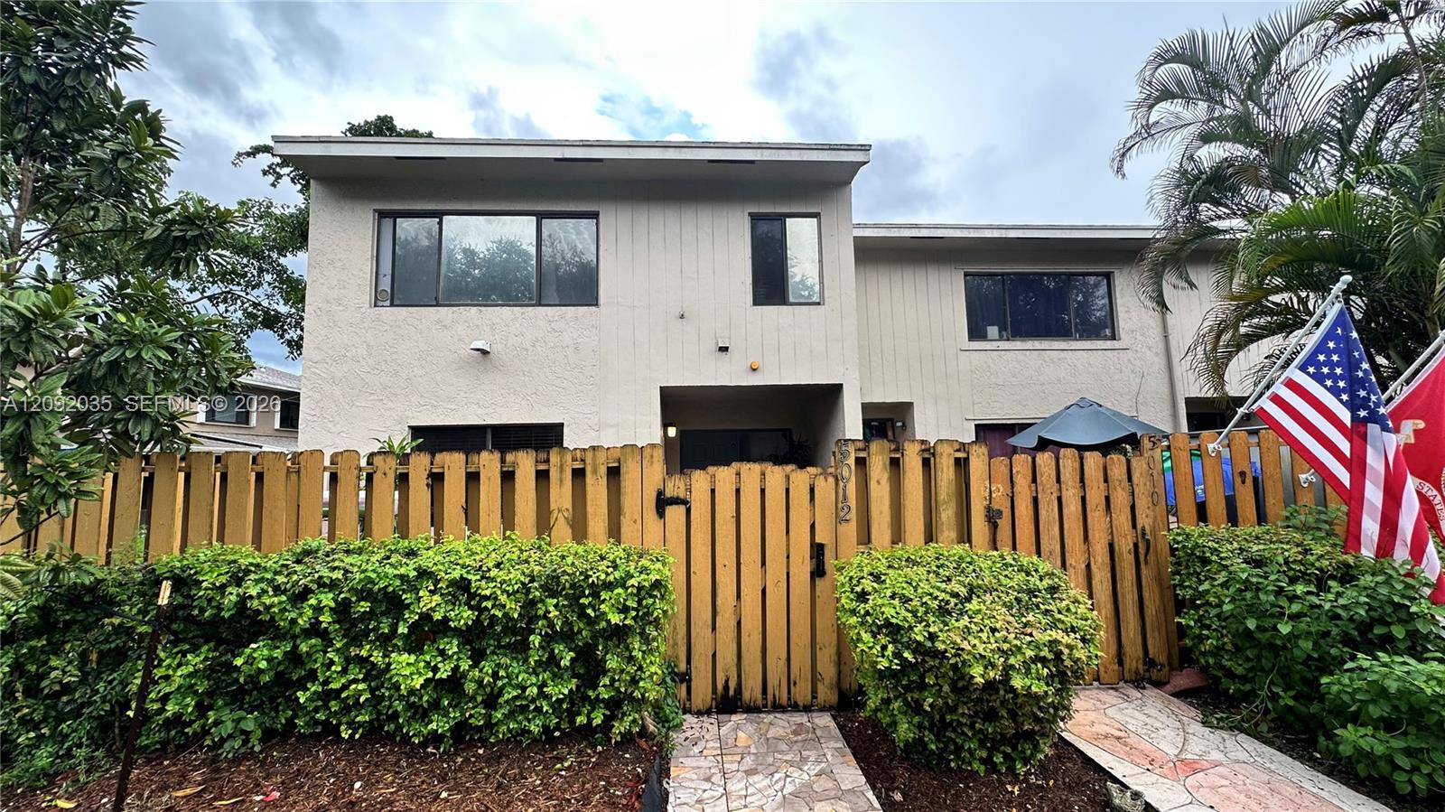 5012 S University Drive Property Photo 1