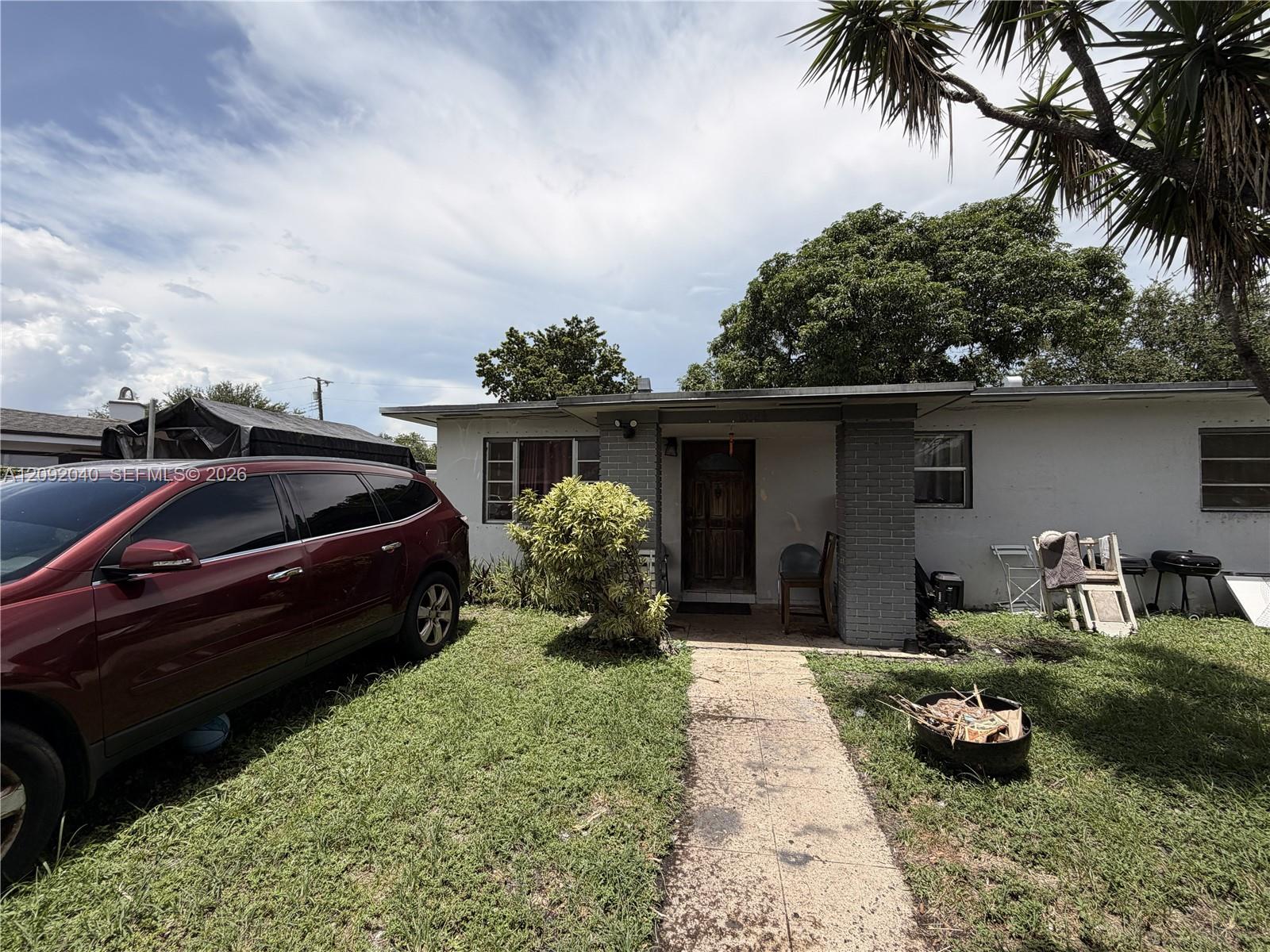 10124 Nw 25th Avenue Property Photo 1
