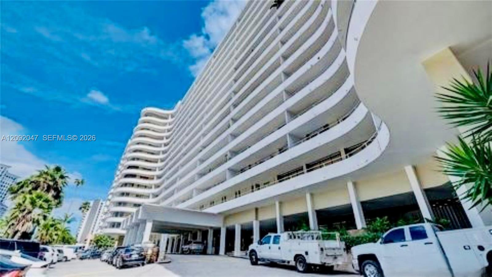 5555 Collins Avenue 7p Property Photo 1