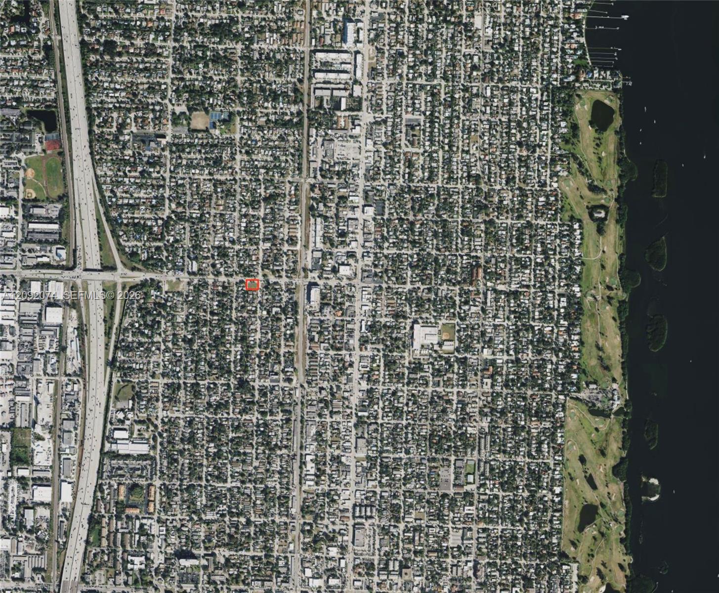 923 N E Street Property Photo 5