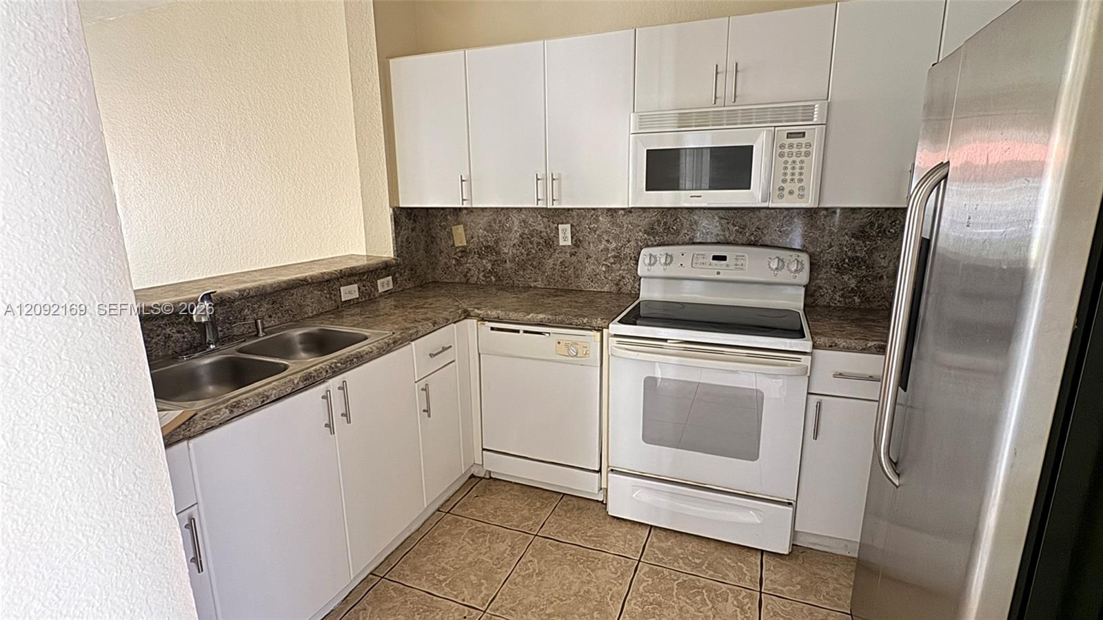 17650 Nw 73rd Avenue 104-18 Property Photo 8