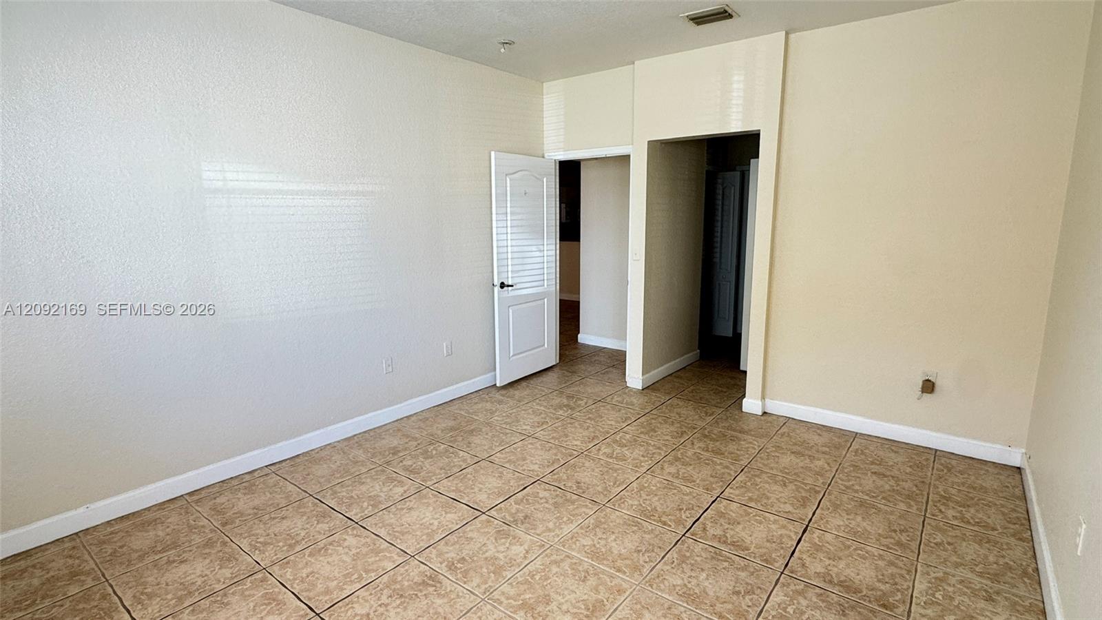 17650 Nw 73rd Avenue 104-18 Property Photo 12