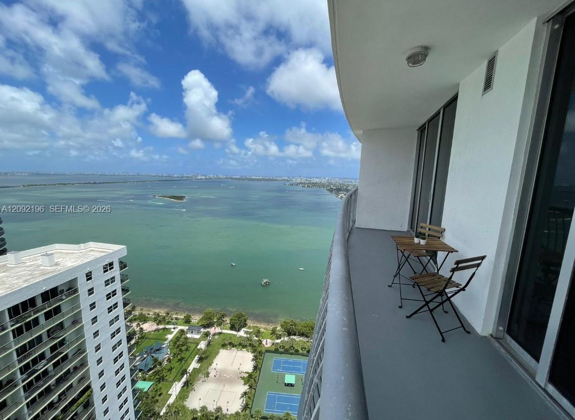 1750 N Bayshore Drive 4305 Property Photo 1