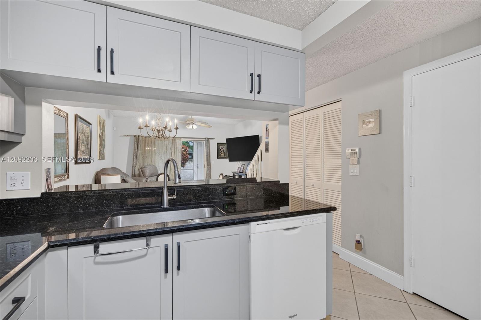 3176 Sw 50th Street Property Photo 6