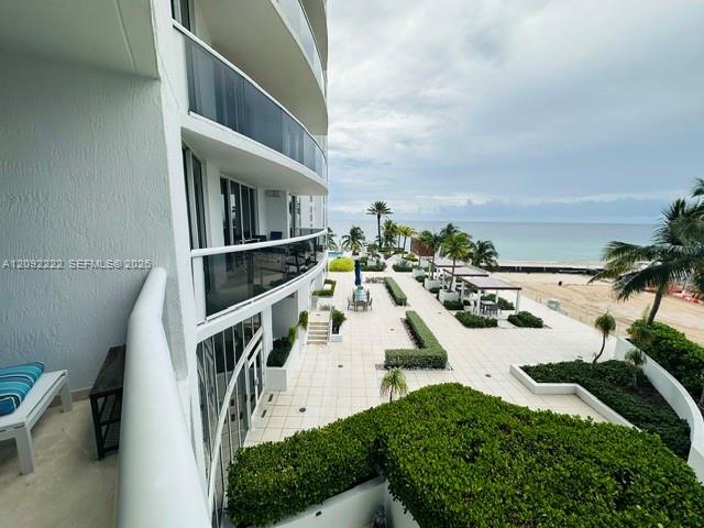 18911 Collins Avenue 604 Property Photo 1