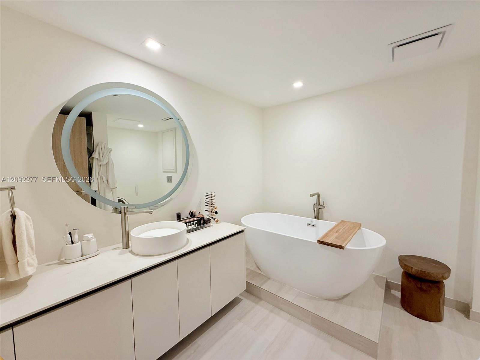 495 Brickell Avenue 5106 Property Photo 6