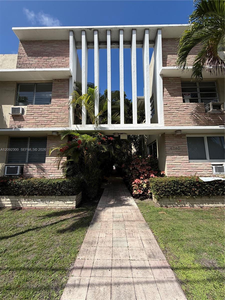 4740 Pine Tree Drive 23 Property Photo 11