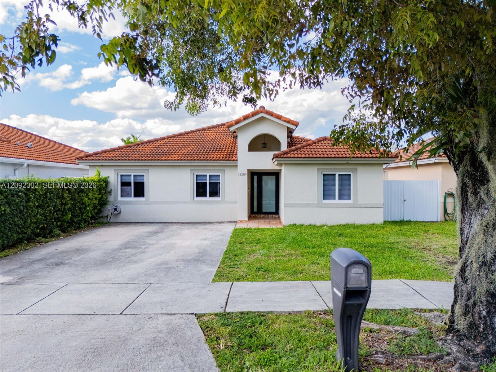 11389 Sw 185th Terrace Property Photo 1