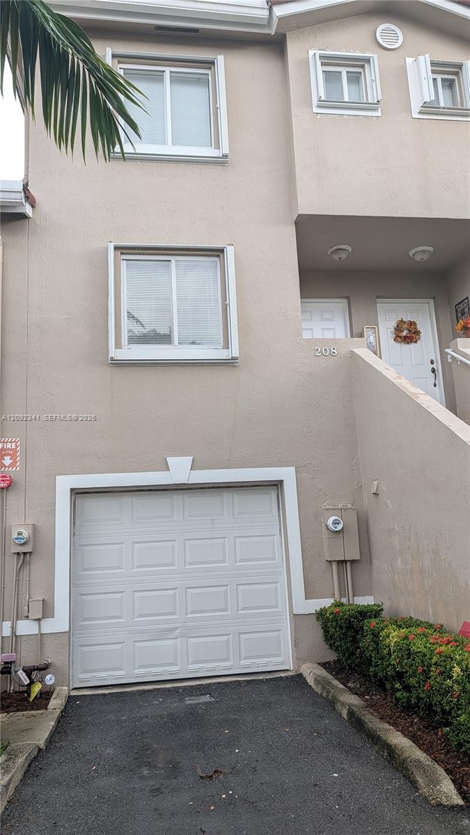 208 Riviera Circle 67-10 Property Photo 1