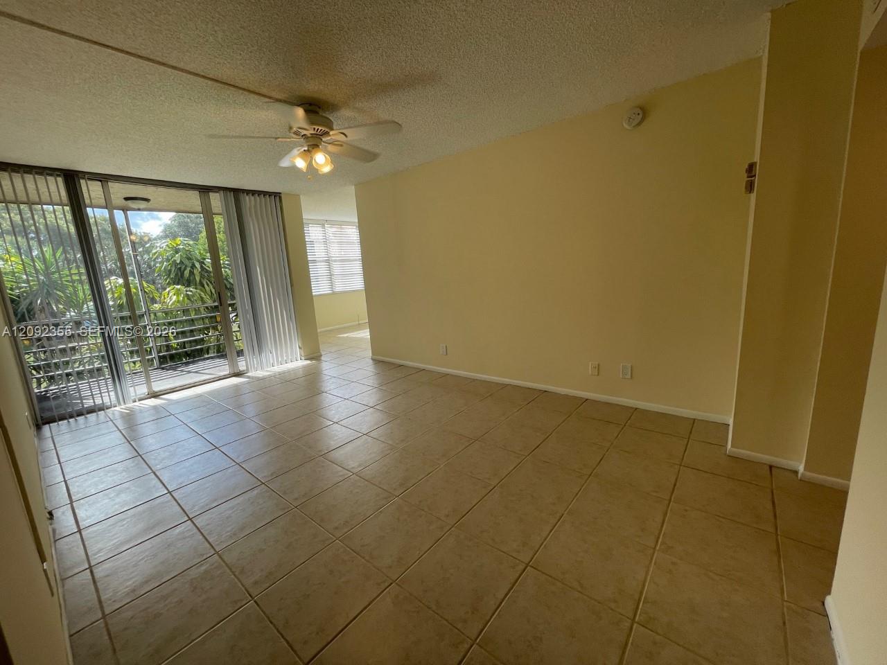 9431 Live Oak Place 203