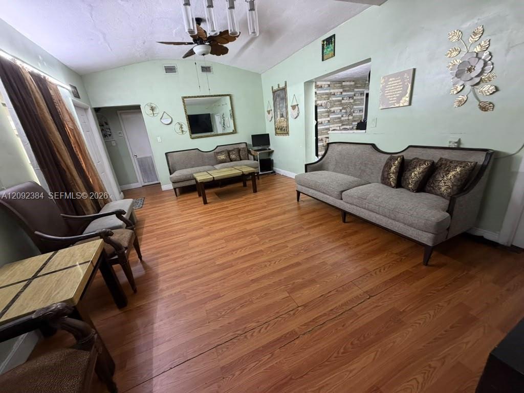 A12092384 Property Photo 7