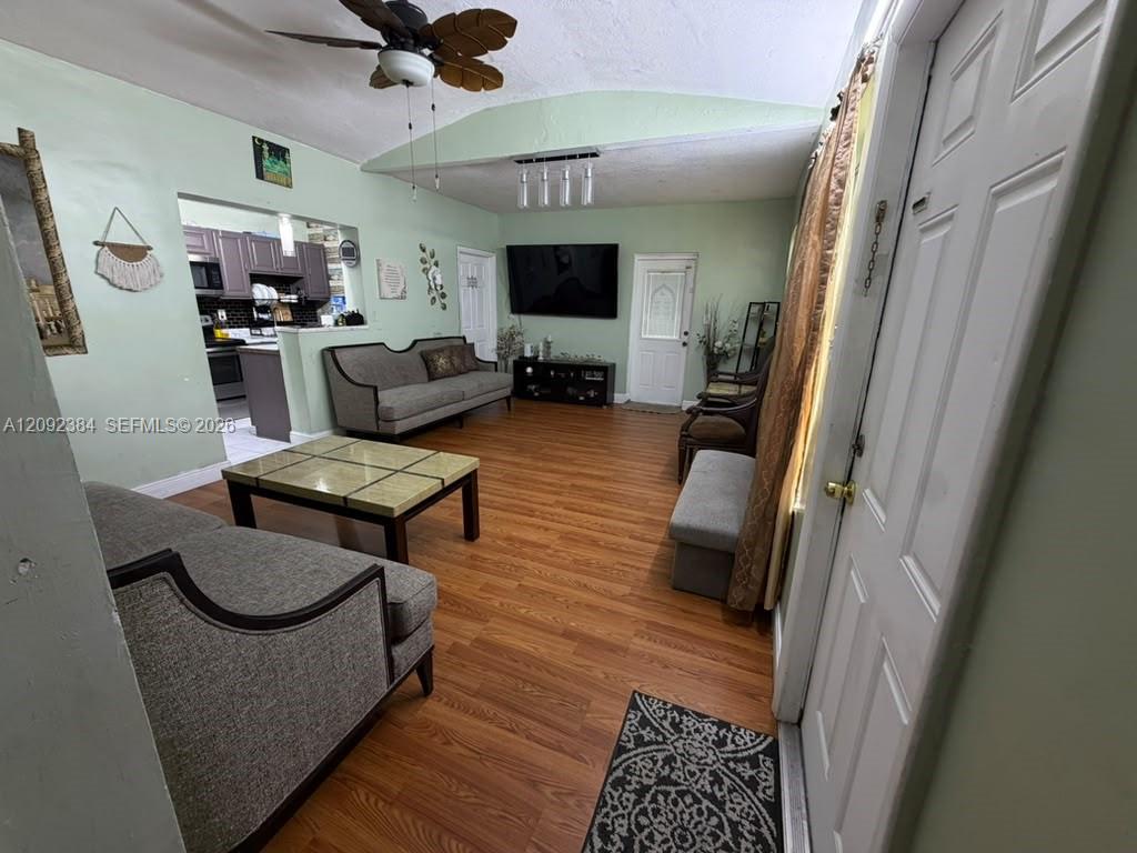 A12092384 Property Photo 10