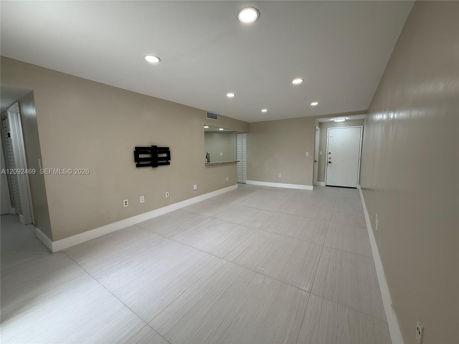 9405 Fontainebleau Boulevard 113-22 Property Photo 1