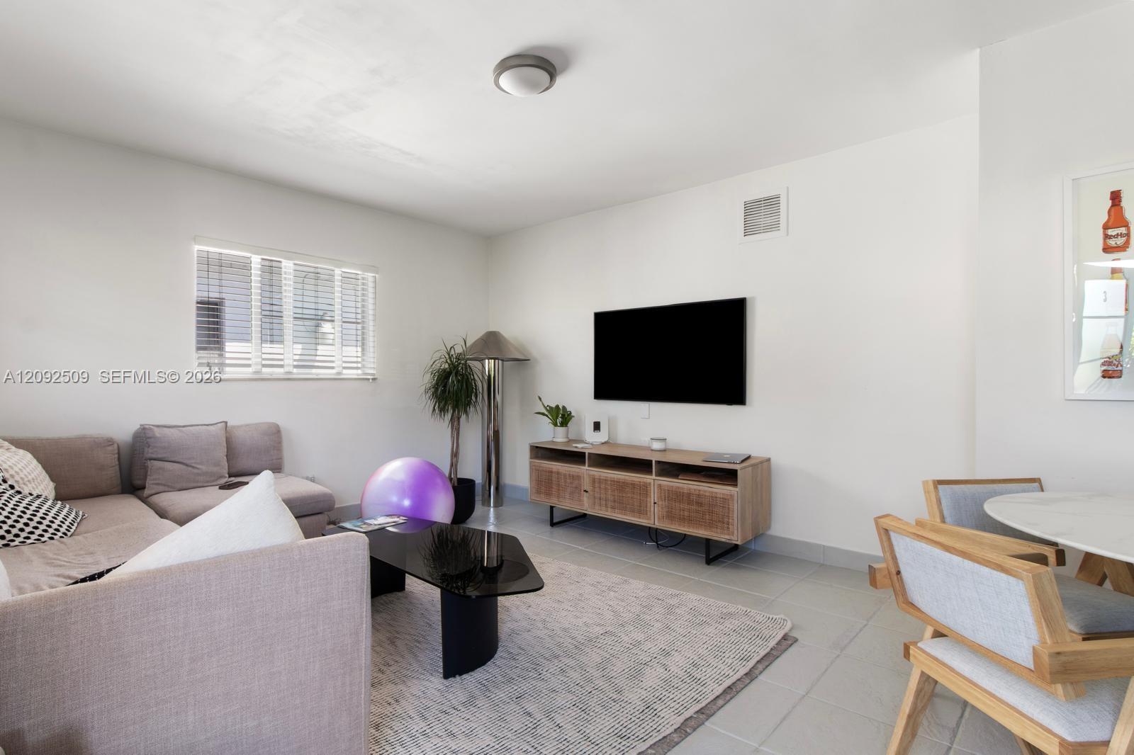 1050 7th Street 1050-3 Property Photo 1