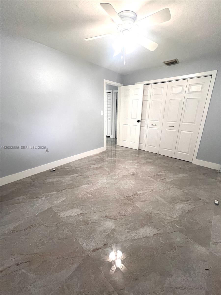 A12092556 Property Photo 11