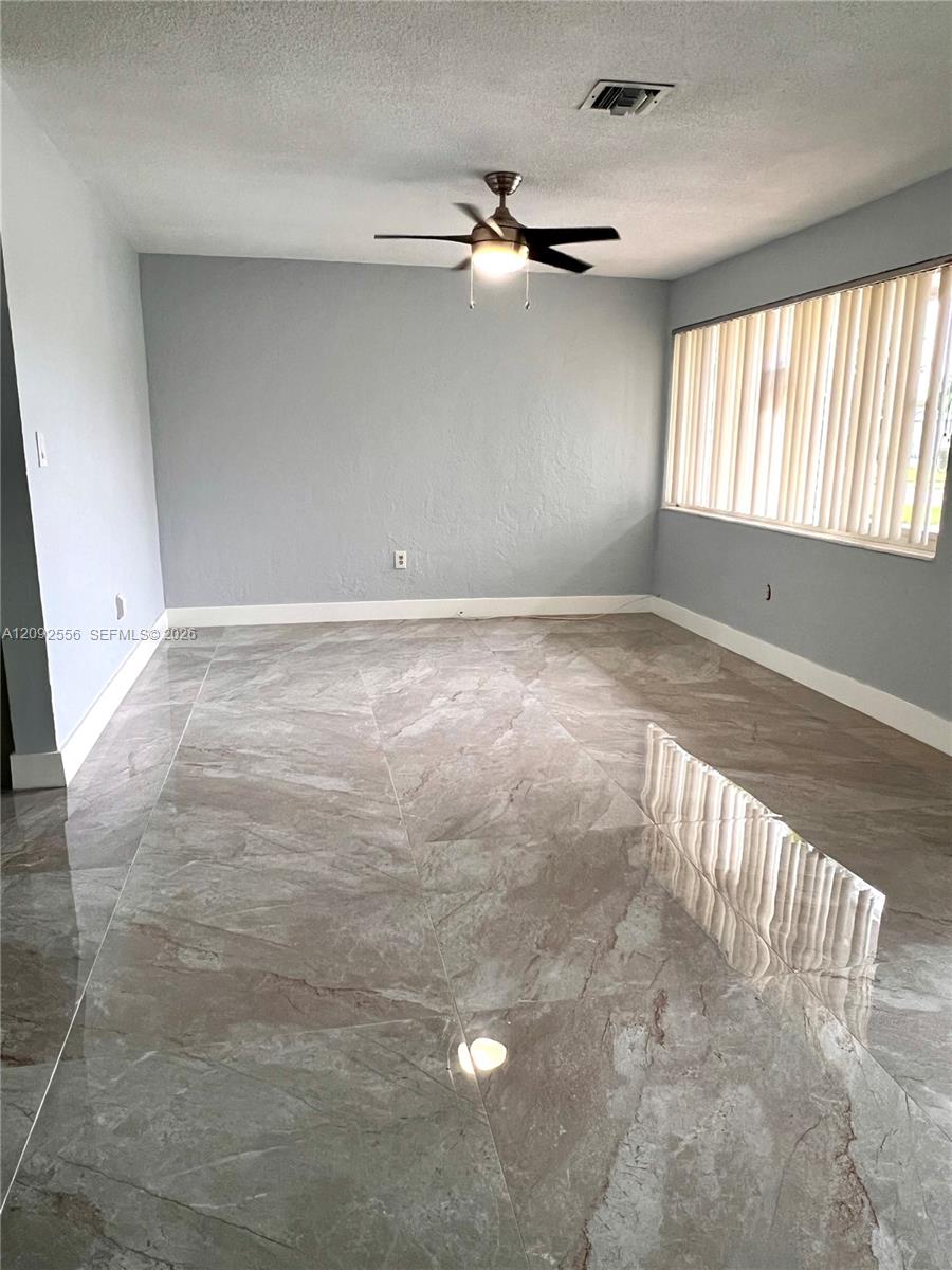 A12092556 Property Photo 13
