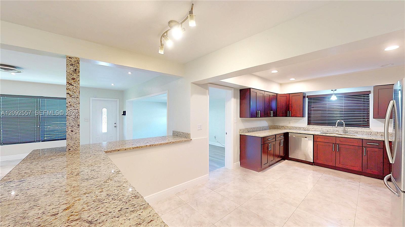 650 E Evanston Circle Property Photo 8