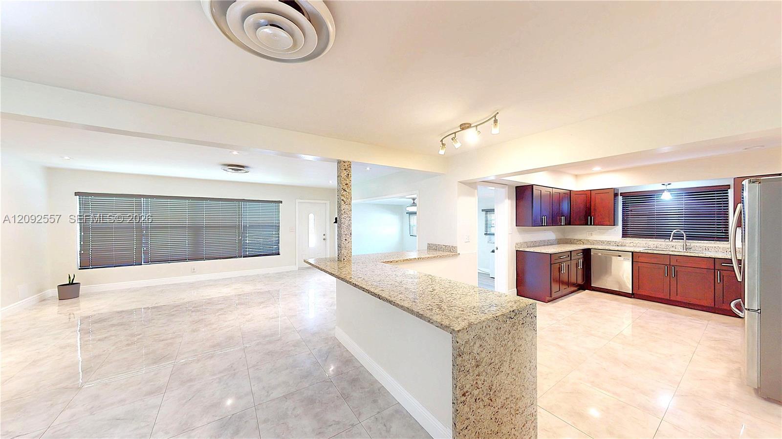 650 E Evanston Circle Property Photo 12