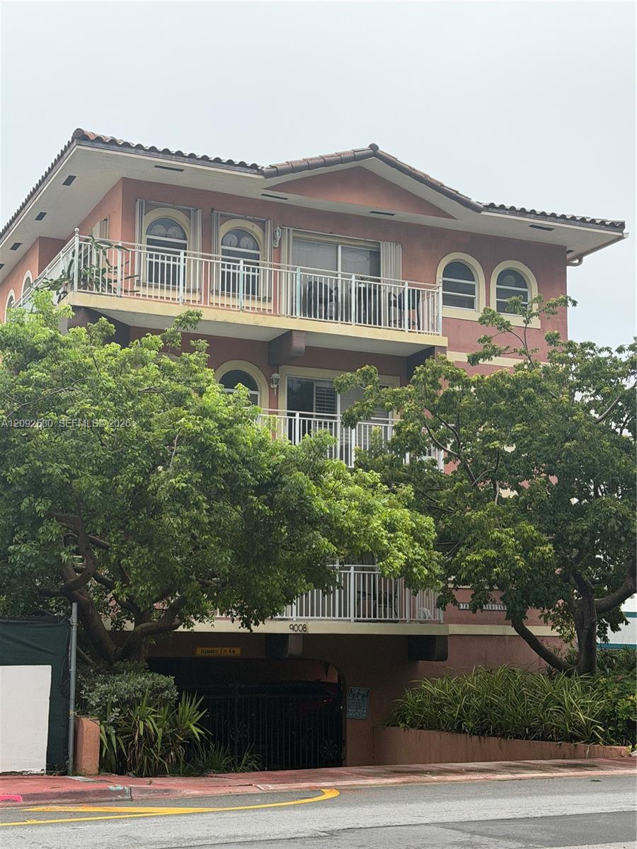9008 Collins Avenue 402 Property Photo 2